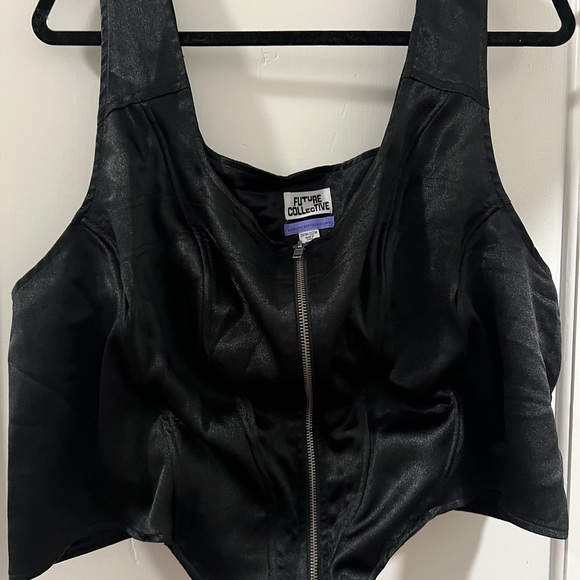 Future Collective Black Zip-Up Crop Top Plus Size 20/22 - Picture 1 of 3